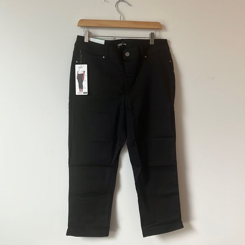Up! Women’s Pull-on crop  pant